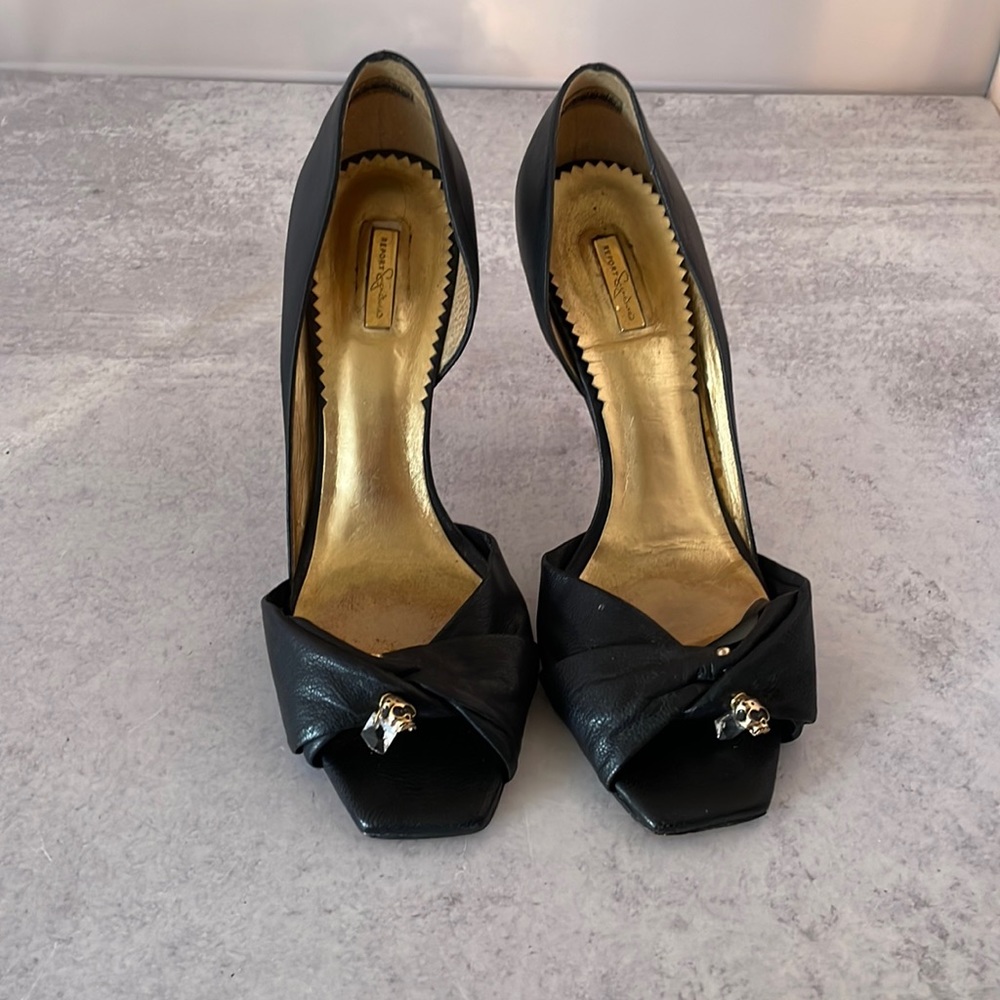 REPORT Signature heels